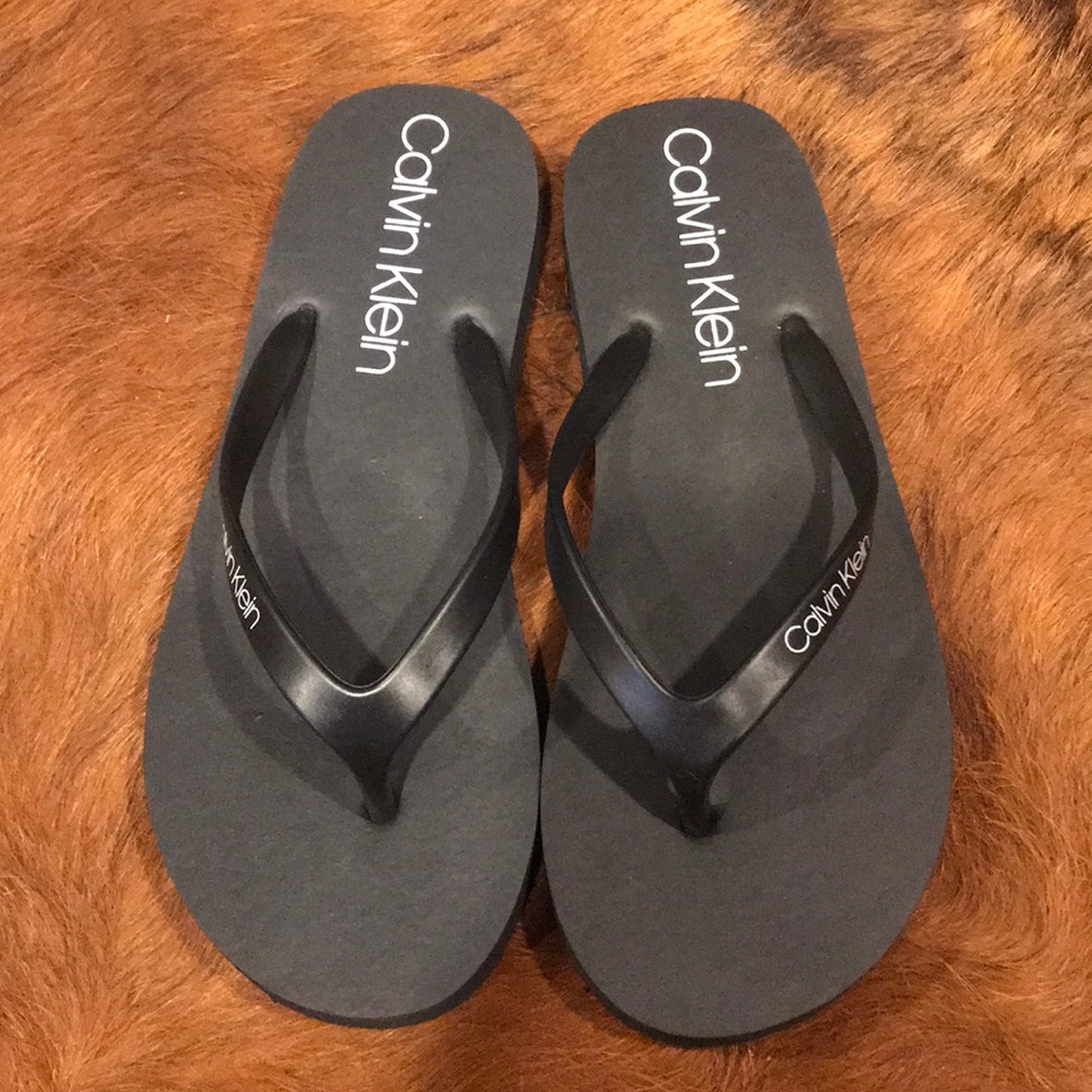 NWOT Calvin Klein flip flops